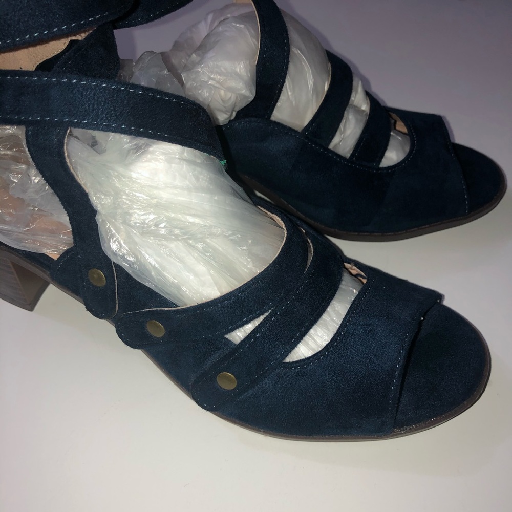 Journee Collection Arbor Blue Sandal - Picture 8 of 15